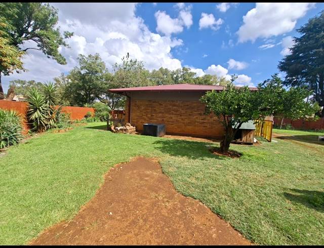 3 BEDROOM HOUSE FOR SALE IN VANDERBIJLPARK CW 1